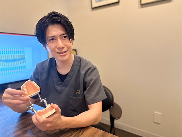 なぜ前歯が閉じないのか?その原因とは